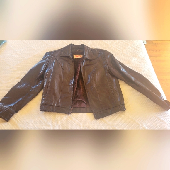 Other - VTG Brown Leather Jacket Biker Motorcycle Zip in Fur Lining Size 38